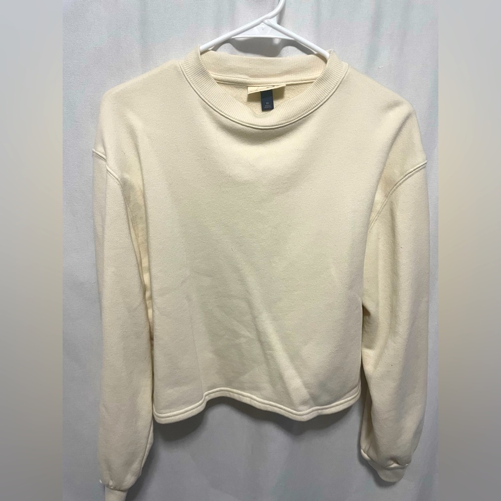 Universal threads sweater